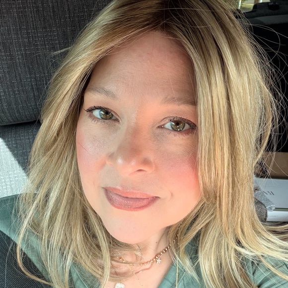 Meet your Posher, Misty - Picture 1 of 1